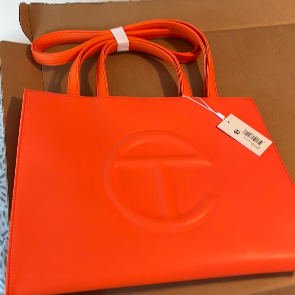 Brand New Telfar Medium never worn, Orange bag